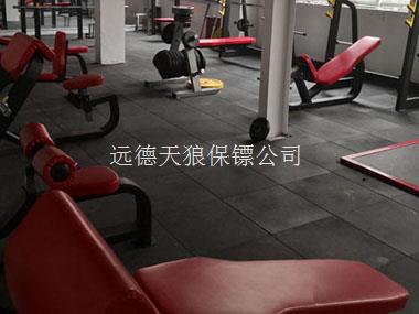 天上从来不掉馅饼只掉陷阱，比请贴身保镖重要的是紧护腰包