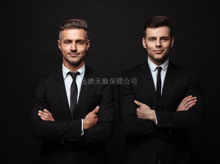 上海富商欲去泰国签订珠宝经销合同，临时雇远德保镖